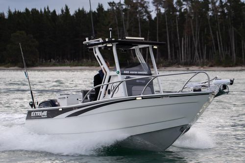 Barco open fueraborda - 605 CC - Extreme Boats EU Ltd. - con consola central / de pesca / offshore