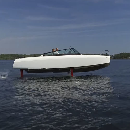 Runabout fueraborda - C7 - Candela Technology - eléctrico / con doble consola / open