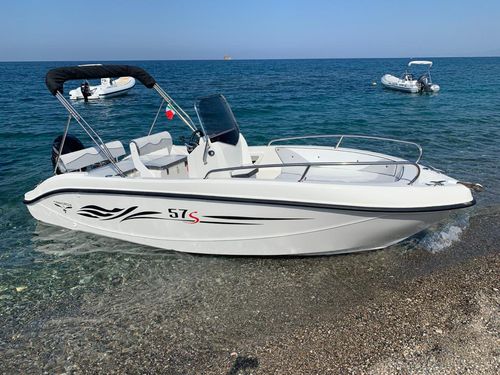 Barco open fueraborda - 57 Pro - Cantiere Nautica Trimarchi Srl - semirrígido / con consola central / 7 personas máx.