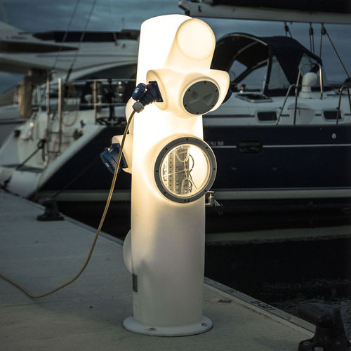 Torreta con iluminación integrada - CORAL - KEHA3 OÜ - de suministro eléctrico / de suministro de agua / para pantalán