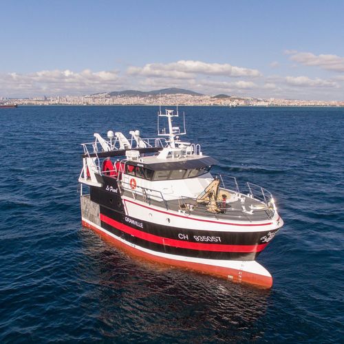 Barco profesional arrastrero - FVT160 - Nova Shipyard - intraborda / de acero
