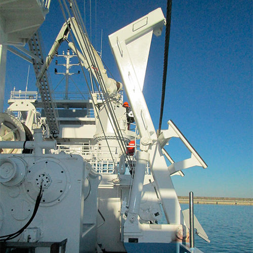 Pescante para barco de trabajo - TH COMPANY - hidráulico / abatible
