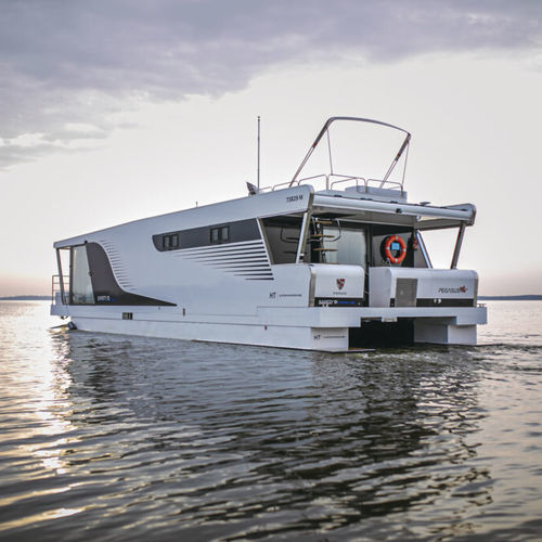 Barco casa catamarán - S51 line - Catamarans-HT - intraborda / eléctrico / con fly