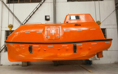 Bote salvavidas cerrado - NM series - Ningbo New Marine Lifesaving Equipment Co., Ltd. - para buque
