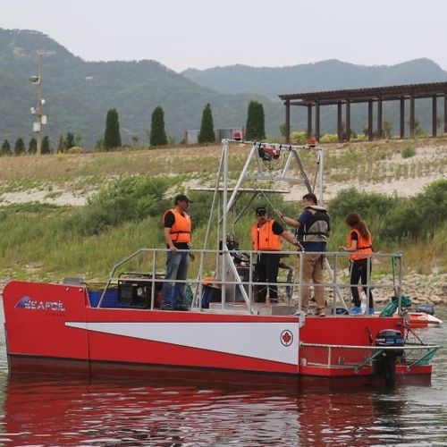 Barco profesional gabarra de recuperación de residuos - 8 M - WEIHAI WES-TECH Equipment Co., Ltd. - gabarra de recuperación de hidrocarburos / fueraborda / con casco rígido
