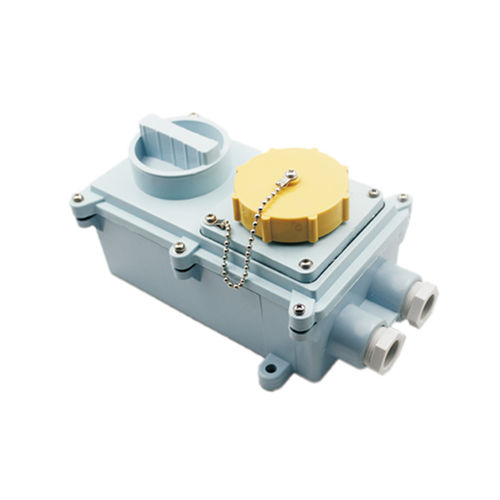 Enchufe estanco para buque - IMPA 792771 - Zhejiang Bozhou Marine Electric Technology Co., Ltd. - para barco / hembra / con interruptor