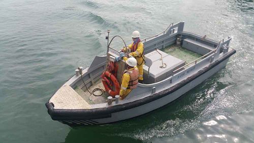 Barco profesional minirremolcador - Centurion 21 - Five Aluminium Boat and Engineering Pte Ltd - intraborda / diésel / de aluminio