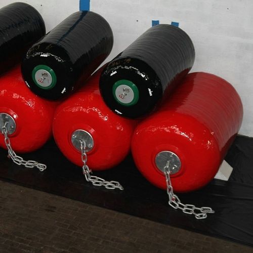 Defensa para buque - SSD  - Jerryborg Marine Machinery Co., Ltd - para pantalán / cilíndrica / negra