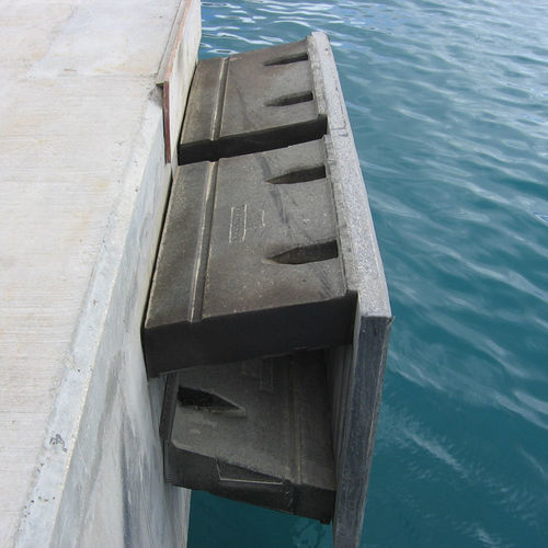 Defensa para buque - DGL series - Jerryborg Marine Machinery Co., Ltd - para pantalán / rectangular / azul
