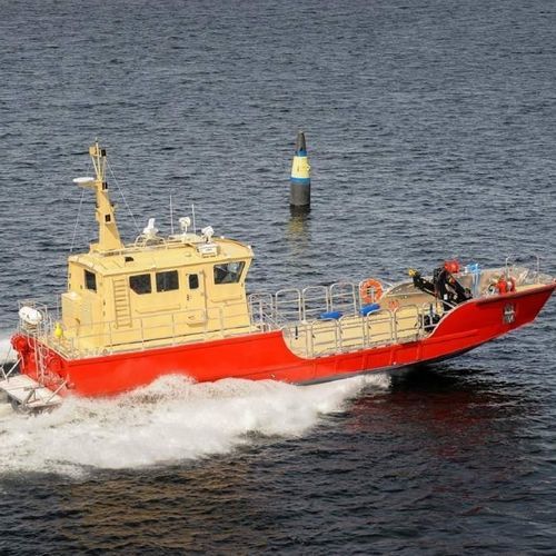 Barco profesional barco de trabajo - 1800 - Kewatec - embarcación de servicio portuario / hidrojet intraborda / de aluminio