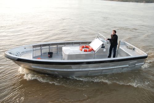 Barco profesional lancha amarradora - 7.75 - Alumarine Shipyard - intraborda / de aluminio