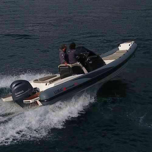 Embarcación neumática fueraborda - ADRENALINA 7.0 - Lomac - semirrígida / con consola central / open