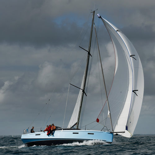 Velero de crucero - 39 FC - JPK Composites - de regata / con 3 camarotes / con 6 literas