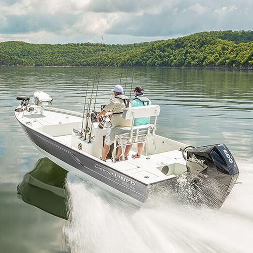 Bay boat fueraborda - 2200  - Crestliner - con consola central / de pesca deportiva / de aluminio