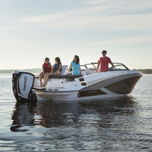 Runabout fueraborda - GT 240 - Glastron - bow-rider / con doble consola / de wakeboard
