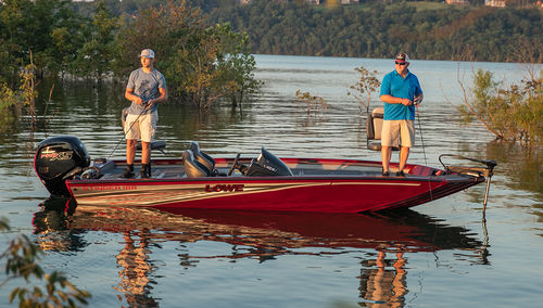 Bass boat fueraborda - Stinger 188 - Lowe - con consola lateral / open / de pesca deportiva