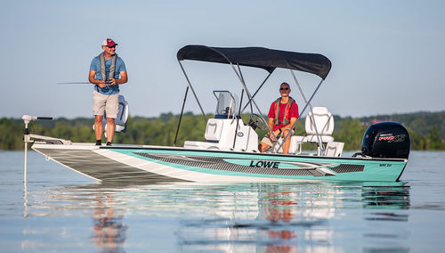 Bay boat fueraborda - 20 Bay - Lowe - con consola central / open / de pesca deportiva