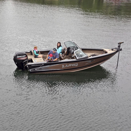 Runabout fueraborda - 1775 CROSSOVER XS - Lund - con doble consola / bow-rider / de esquí acuático