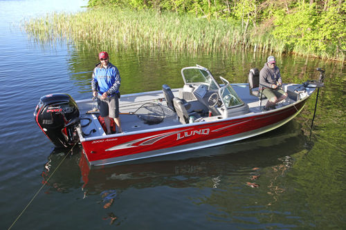 Runabout fueraborda - 2000 ALASKAN - Lund - con doble consola / de pesca / de caza