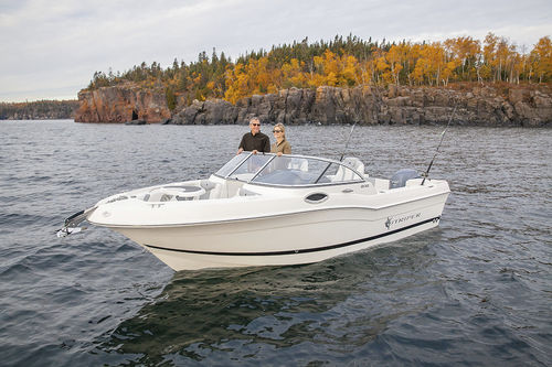 Runabout intraborda - 200 DC - Striper Boats - bow-rider / de pesca deportiva
