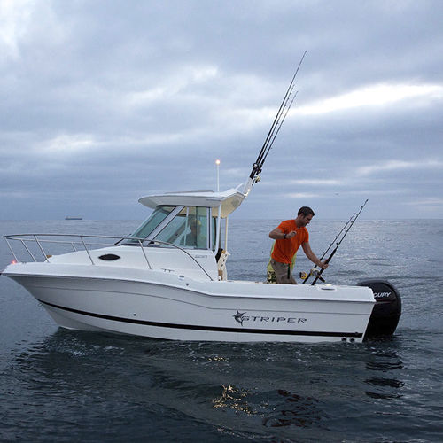 Walkaround fueraborda - 2OO WA - Striper Boats - con consola central / de pesca deportiva / 8 personas máx.