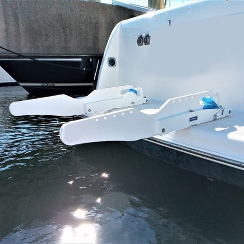 Pescante para barco - VCTILT - VersaChock - manual / pivotante / de PEAD