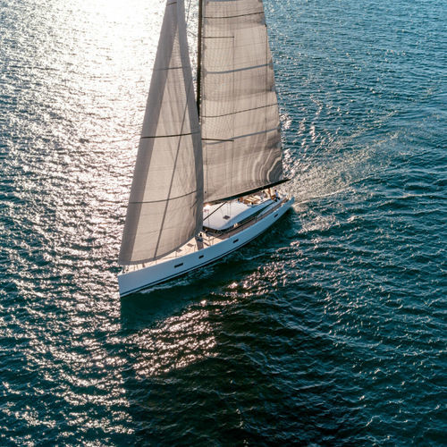 Yate de vela de crucero - CNB 76 - CNB Yachts Builders - con 3 camarotes / con popa abierta / con doble rueda de timón