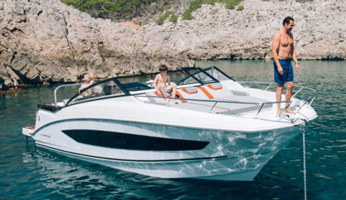 Barco cabinado fueraborda - Flyer 10 - Bénéteau Motorboats - bimotor / open / con doble consola