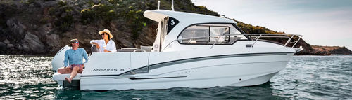 Cabin-cruiser fueraborda - Antares 8  - Bénéteau Motorboats - con caseta de timón / de pesca / de crucero
