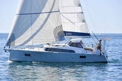 Velero de crucero - OVNI 370 - ALUBAT CHANTIER NAVAL - con 3 camarotes / con 2 camarotes / con 4 literas