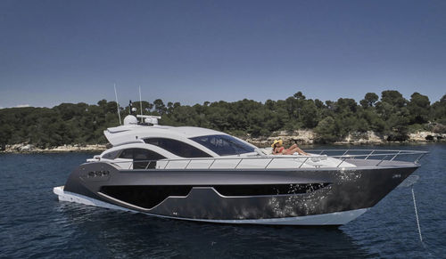 Yate a motor de crucero - C68 - Sessa Marine - con hard-top / IPS / con 3 camarotes