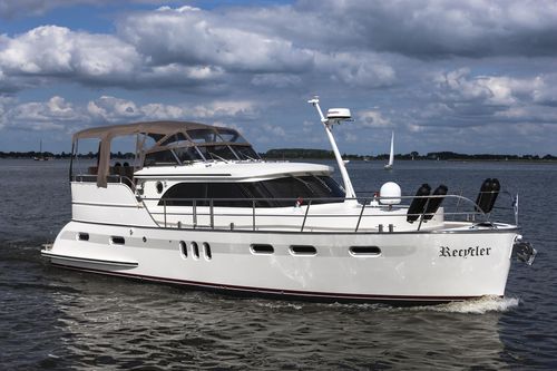 Barco cabinado intraborda - Majestic 1300 AC - Aquanaut - con fly / con 2 camarotes / con 6 literas
