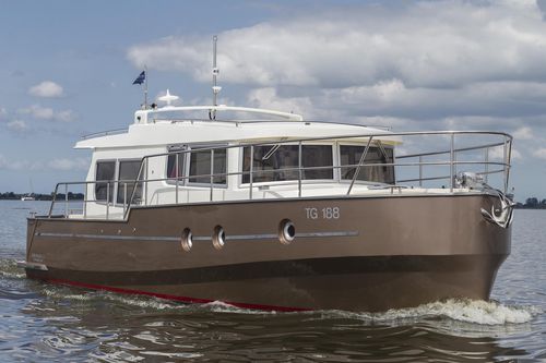 Barco cabinado intraborda - Andante 380 OC - Aquanaut - con hard-top / con 2 camarotes / con 6 literas