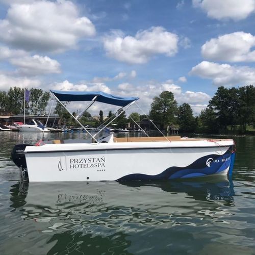 Barco open fueraborda - Premium V525  - Boatbuilding Motor Yacht Sp. Z o.o. - semirrígido / con consola lateral / 7 personas máx.