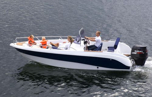 Barco open fueraborda - V605  - Boatbuilding Motor Yacht Sp. Z o.o. - semirrígido / con consola central / de deporte