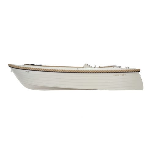 Barco open fueraborda - V550 - Boatbuilding Motor Yacht Sp. Z o.o. - semirrígido / con consola central / de recreo