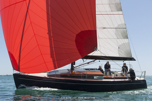Velero de crucero costero - TOFINOU 10 - Tofinou - con 2 camarotes / con 4 literas / con quilla pivotante