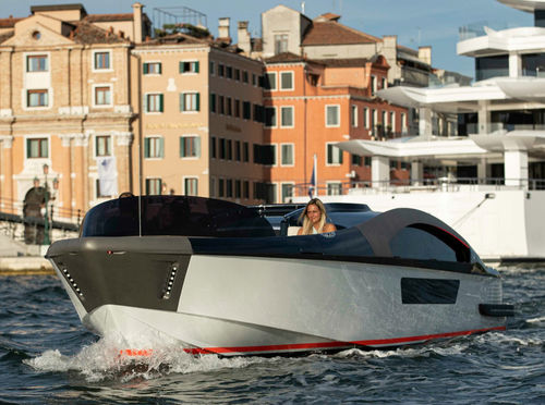 Barco cabinado intraborda - Falcon Tenders Limited - open / con doble consola / con camarote