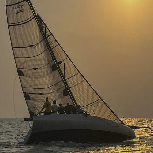 Velero de regata - P30 - Aeleos Composites - one design / de carbono / con bauprés