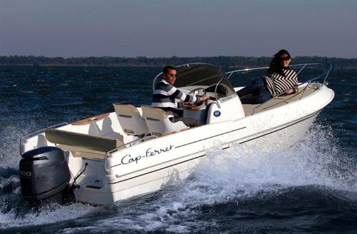Barco open fueraborda - Cap-Ferret 552 - B2 marine - con consola central / 6 personas máx. / con T-top