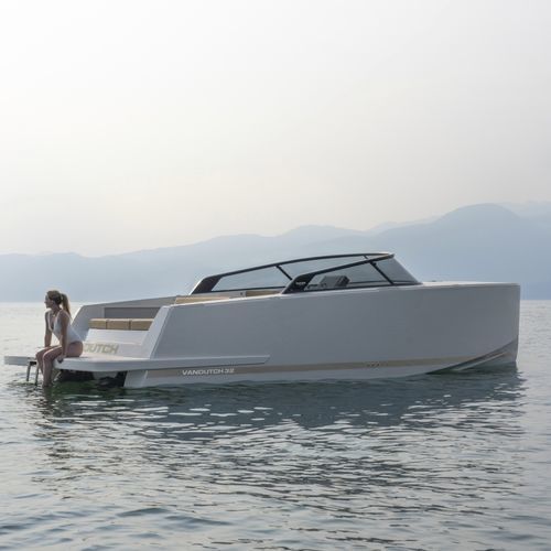 Barco cabinado intraborda - 32 - VanDutch - diésel / gasolina / bimotor