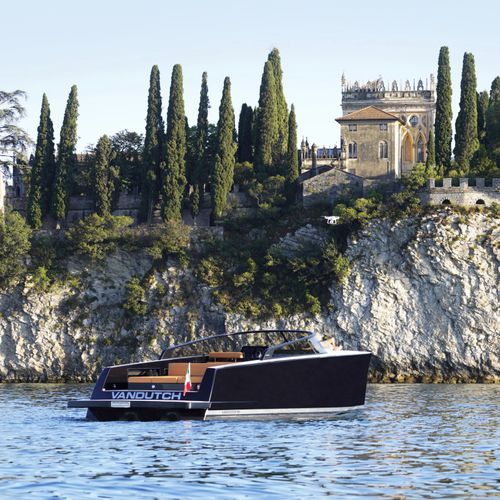 Barco cabinado intraborda - 40 - VanDutch - diésel / gasolina / bimotor
