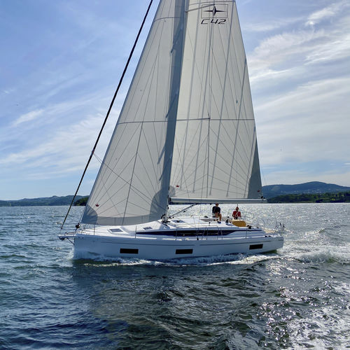 Velero de crucero - C42 - BAVARIA YACHT - con 3 camarotes / con 2 camarotes / con bauprés