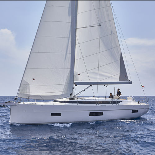 Yate de vela de crucero - C50 - BAVARIA YACHT - con 3 camarotes / con 4 camarotes / con 5 camarotes