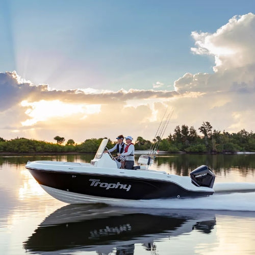 Barco open fueraborda - T20CC - Bayliner - con consola central / de esquí acuático / de pesca deportiva