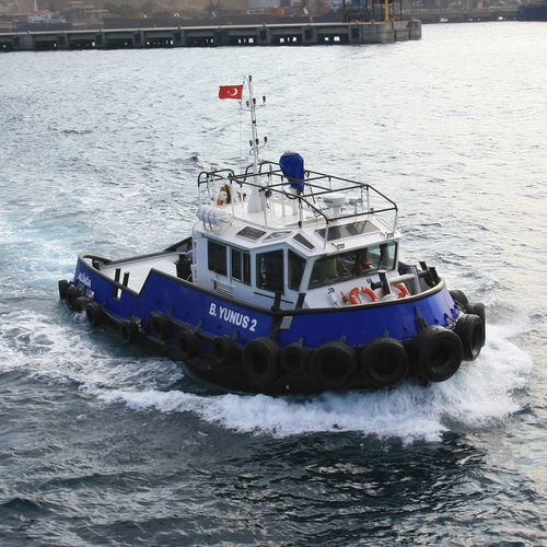 Barco profesional lancha amarradora - Big Dolphin TS1500 - UZMAR SHIPYARD - intraborda