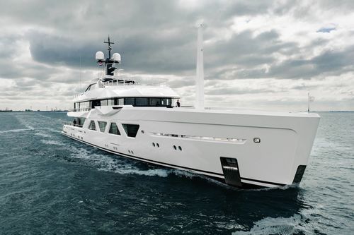 Megayate de chárter - QU2 - Amels - raised pilothouse