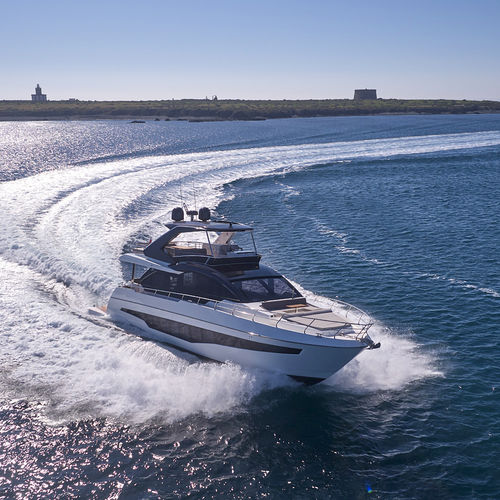 Yate a motor de crucero - 66 - Astondoa - con fly / IPS / con 4 camarotes