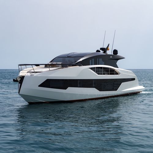 Yate a motor de crucero - 677 Coupe - Astondoa - con hard-top / con 3 camarotes / con 4 camarotes