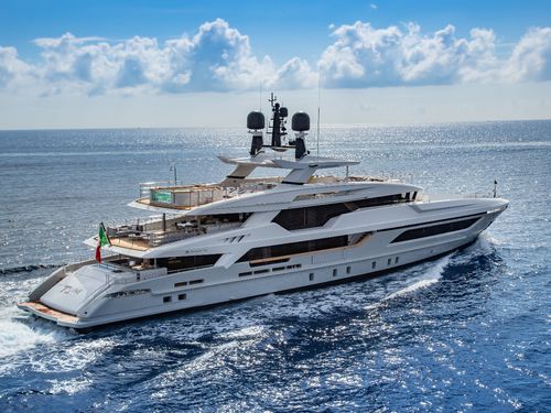 Megayate de crucero - SILVER FOX - Baglietto spa - raised pilothouse / de acero / con piscina